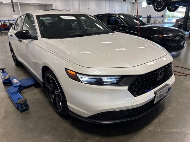 2025 Honda Accord Hybrid Sport's photo