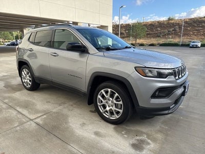 2024 Jeep Compass Latitude Lux