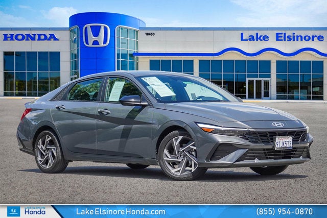 2025 Hyundai Elantra 2.0 SEL Sport IVT's photo